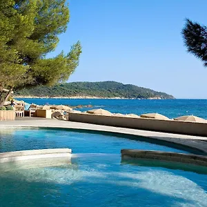 la-pinede-plage.fr-provencehotel.com/