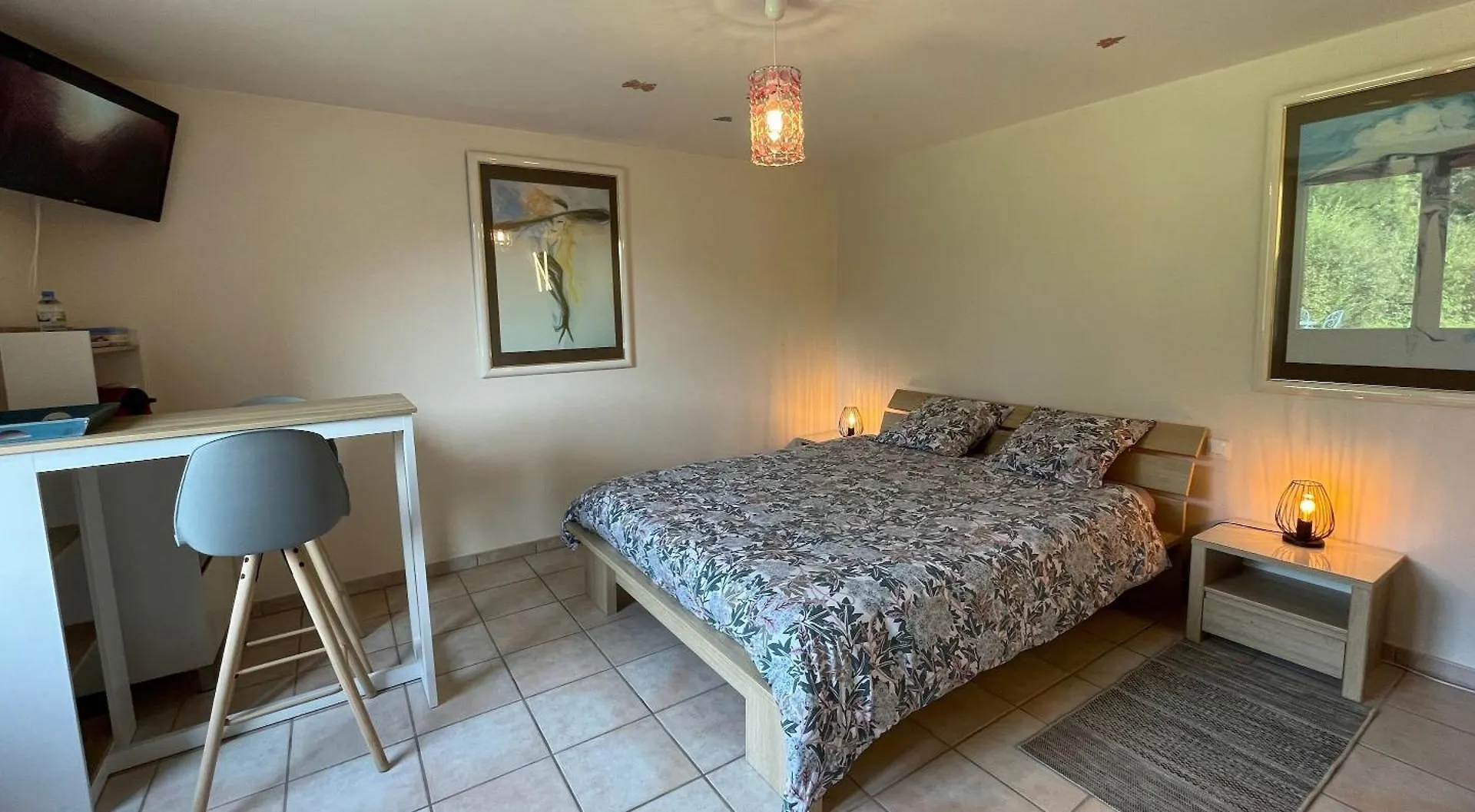 Chambres D'Hotes Les Tilleuls Poullaouen 0*,  Francja